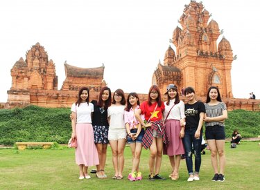 Làng văn hóa 54 dân tộc Ba Vì - Sống và thắm thiết bên nhau.