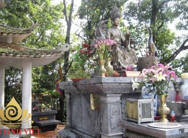 Mẫu cửu trùng thiên ba vì - Đền thần linh cổ xứ Hà Nội