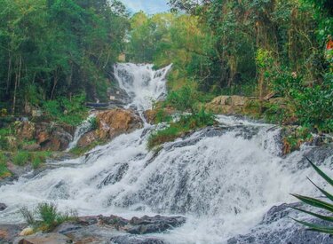 Giá vé thác Ba Vì: hành trình khám phá thiên đường nước