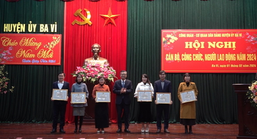 Thành lập đội ngũ công chức huyện Ba Vì thông qua kỳ thi tuyển.